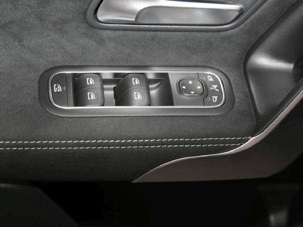 Mercedes-Benz A 200 Limousine AMG Night Distronic AHK Kamera Mercedes-Benz A 200 Limousine AMG Night Distronic AHK Kamera