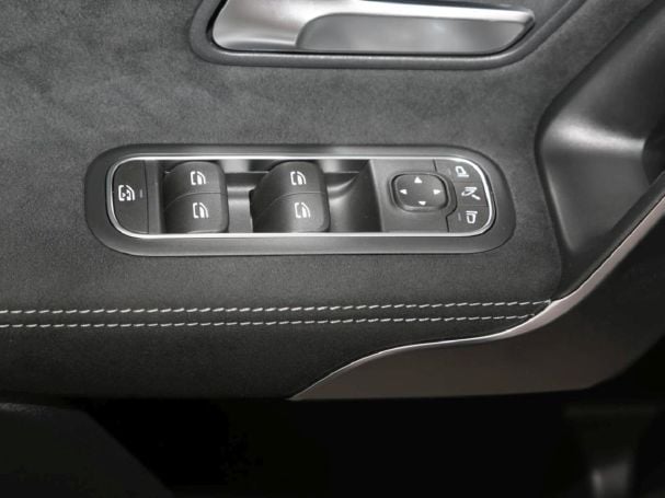 Mercedes-Benz A 200 Limousine AMG Night Distronic AHK Kamera Mercedes-Benz A 200 Limousine AMG Night Distronic AHK Kamera