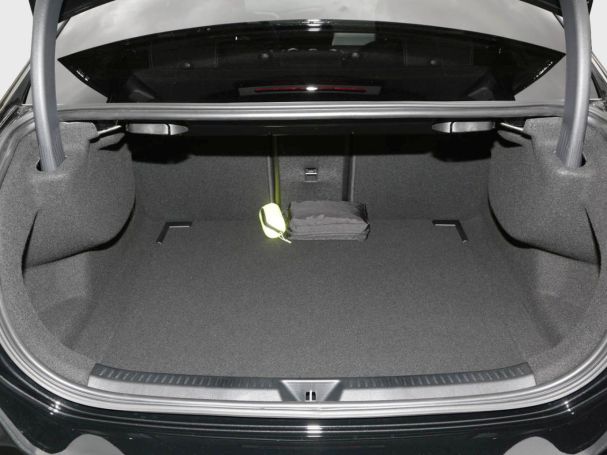 Mercedes-Benz A 200 Limousine AMG Night Distronic AHK Kamera Mercedes-Benz A 200 Limousine AMG Night Distronic AHK Kamera