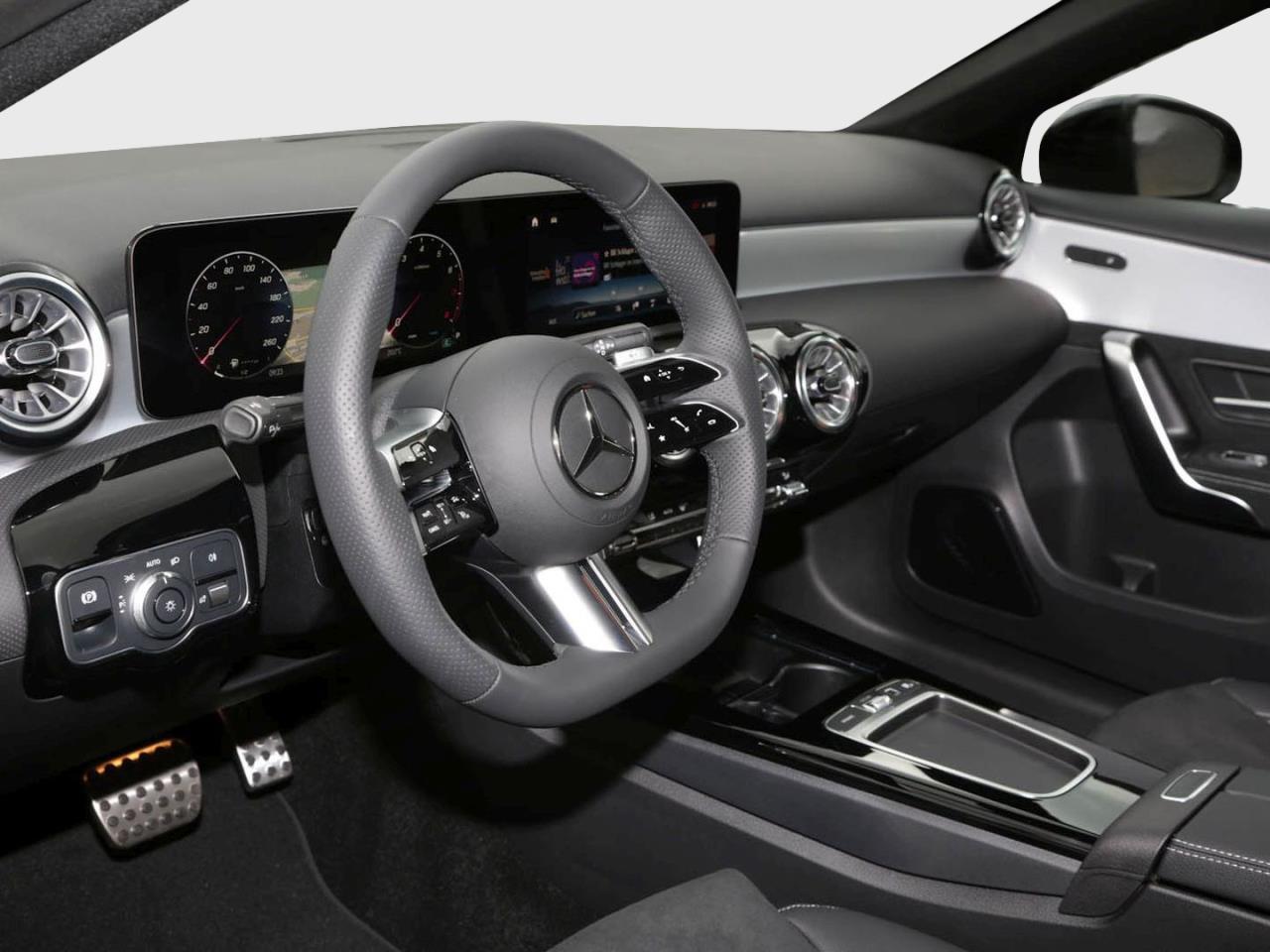 Mercedes-Benz A 200 Limousine AMG Night Distronic AHK Kamera