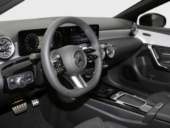Mercedes-Benz A 200 Limousine AMG Night Distronic AHK Kamera