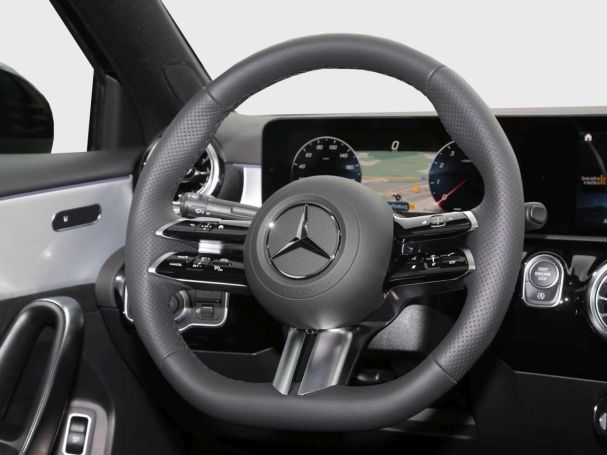 Mercedes-Benz A 200 Limousine AMG Night Distronic AHK Kamera Mercedes-Benz A 200 Limousine AMG Night Distronic AHK Kamera