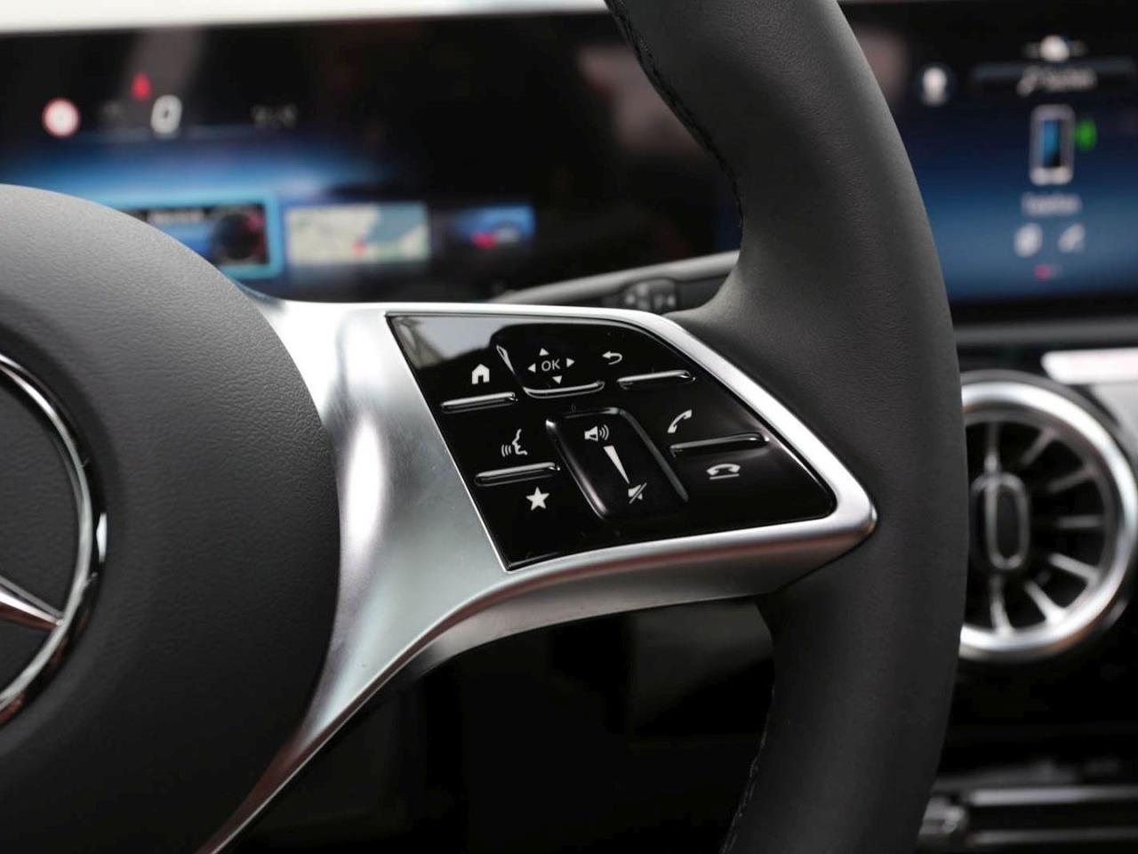 Mercedes-Benz A 200 Limousine Progressive Night AHK 360° SpurH