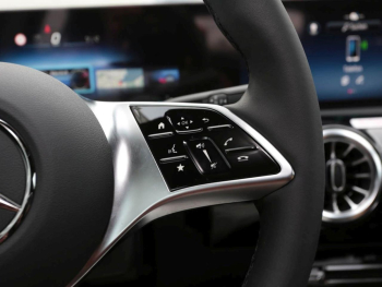 Mercedes-Benz A 200 Limousine Progressive Night AHK 360° SpurH