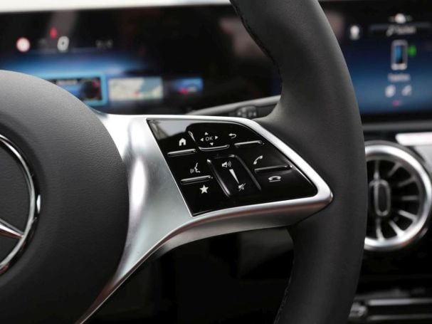 Mercedes-Benz A 200 Limousine Progressive Night AHK 360° SpurH