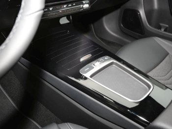 Mercedes-Benz A 200 Limousine Progressive Night AHK 360° SpurH