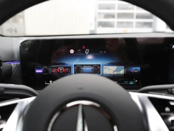 Mercedes-Benz A 200 Limousine Progressive Night AHK 360° SpurH