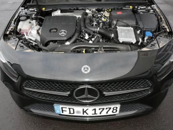 Mercedes-Benz A 200 Limousine Progressive Night AHK 360° SpurH