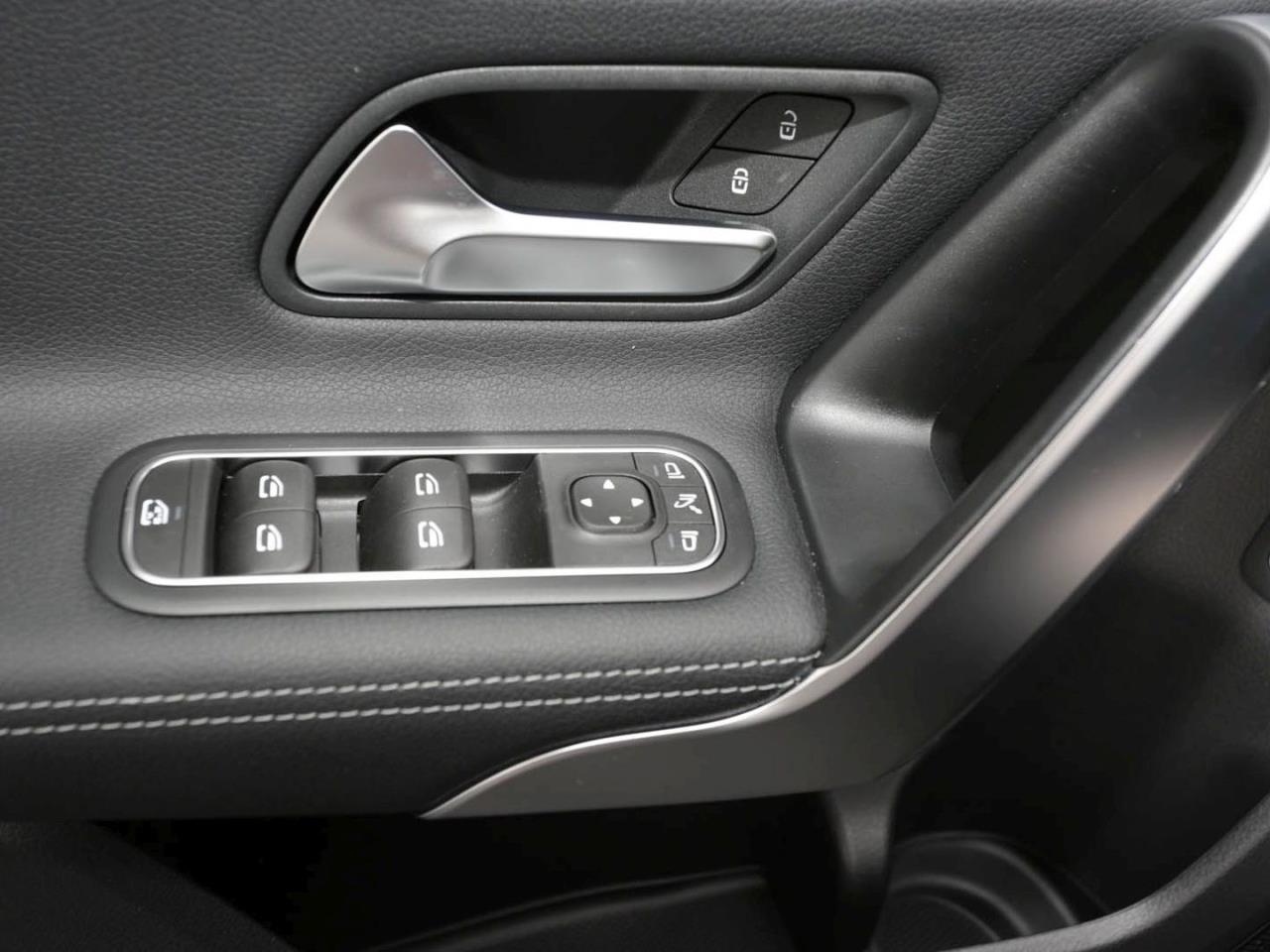 Mercedes-Benz A 200 Limousine Progressive Night AHK 360° SpurH