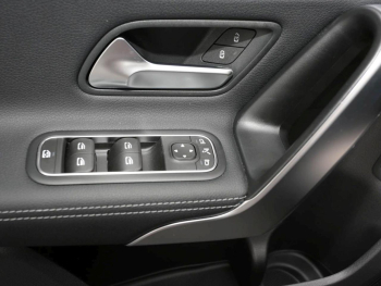 Mercedes-Benz A 200 Limousine Progressive Night AHK 360° SpurH