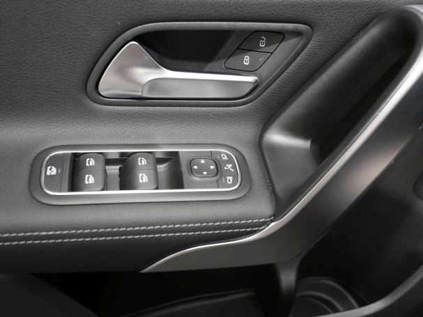 Mercedes-Benz A 200 Limousine Progressive Night AHK 360° SpurH