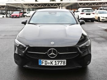 Mercedes-Benz A 200 Limousine Progressive Night AHK 360° SpurH