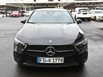 Mercedes-Benz A 200 Limousine Progressive Night AHK 360° SpurH