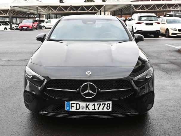 Mercedes-Benz A 200 Limousine Progressive Night AHK 360° SpurH