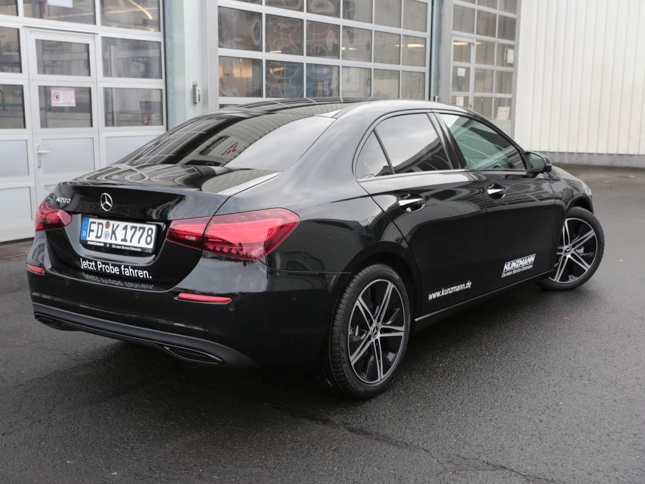 Mercedes-Benz A 200 Limousine Progressive Night AHK 360° SpurH