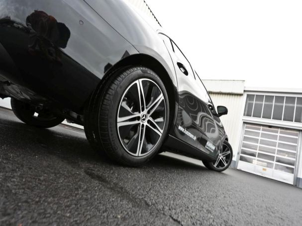 Mercedes-Benz A 200 Limousine Progressive Night AHK 360° SpurH