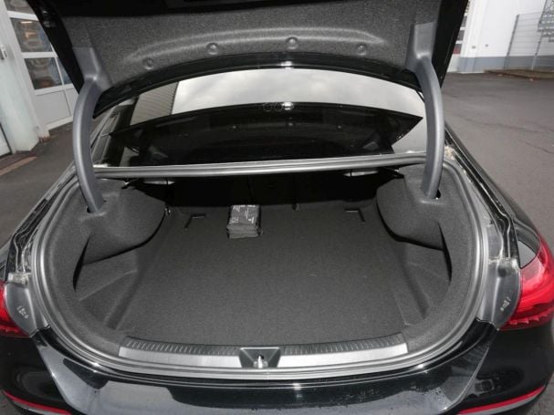 Mercedes-Benz A 200 Limousine Progressive Night AHK 360° SpurH