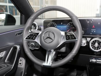 Mercedes-Benz A 200 Limousine Progressive Night AHK 360° SpurH