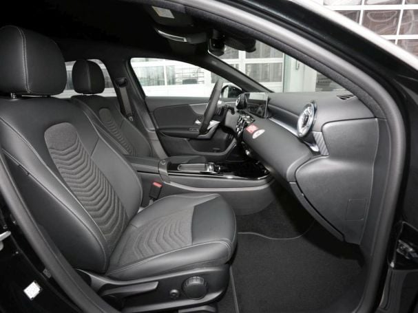 Mercedes-Benz A 200 Limousine Progressive Night AHK 360° SpurH