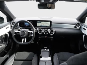 Mercedes-Benz A 200 Limousine AMG Night Standhzg Distronic AHK