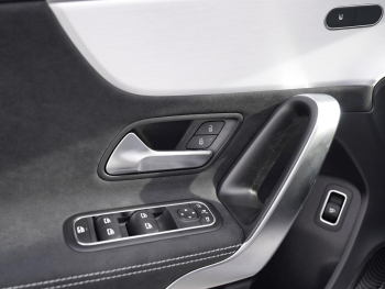 Mercedes-Benz A 200 Limousine AMG Night Standhzg Distronic AHK