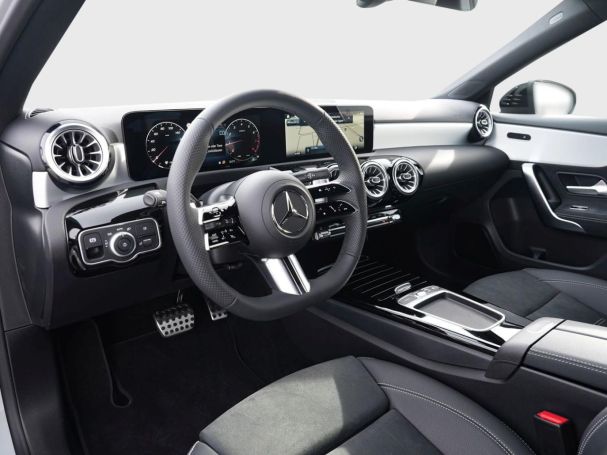 Mercedes-Benz A 200 Limousine AMG Night Standhzg Distronic AHK