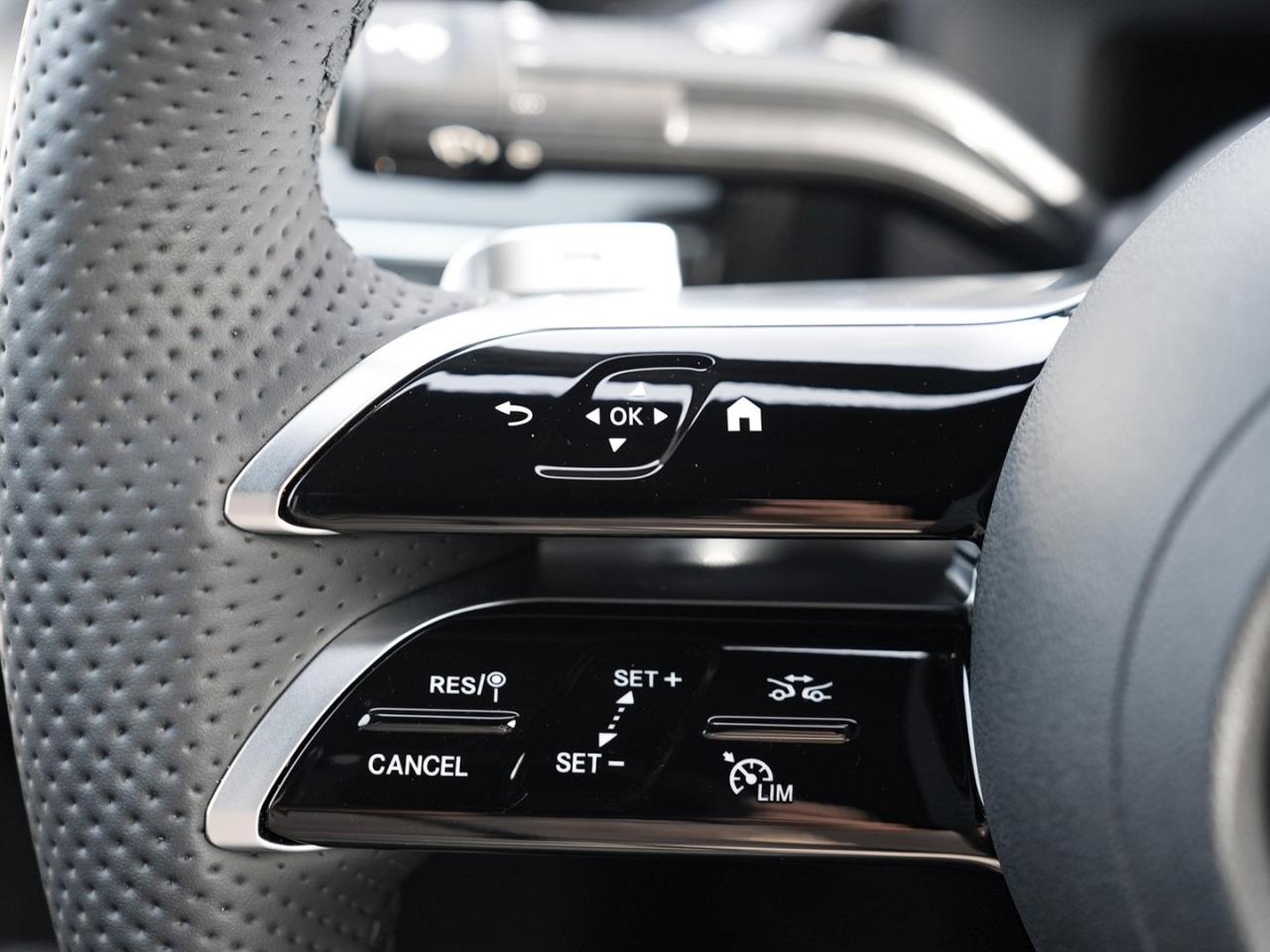 Mercedes-Benz A 200 Limousine AMG Night Standhzg Distronic AHK