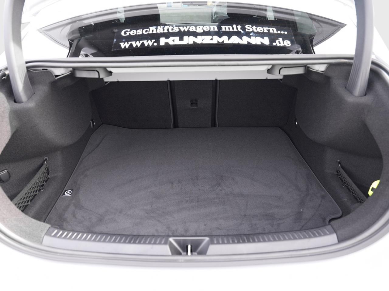 Mercedes-Benz A 200 Limousine AMG Night Standhzg Distronic AHK