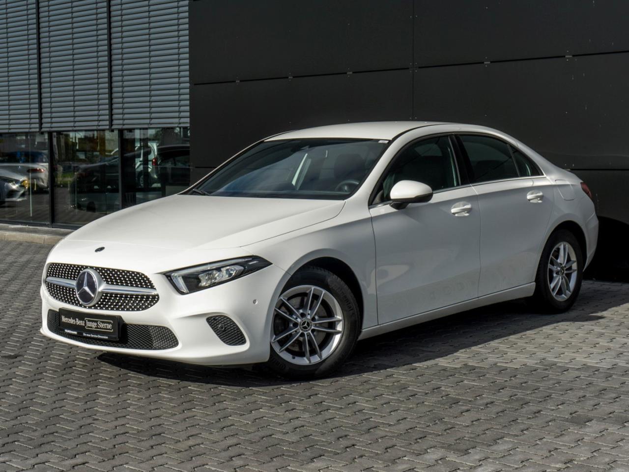 Mercedes-Benz A-Klasse A 200 Limousine Limousine polarweiss