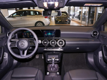 Mercedes-Benz A 200 Limousine Style MBUX Navi LED ParkA Kamera