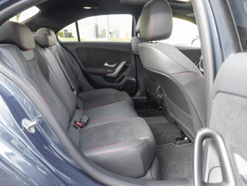 Mercedes-Benz A 250 e Limousine AMG Night Panorama 360° SpurP