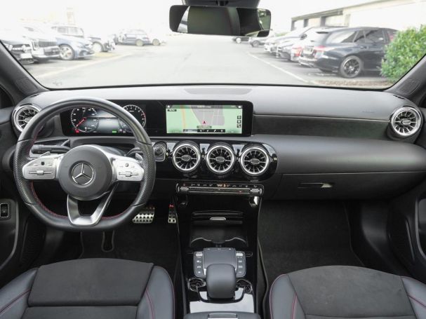 Mercedes-Benz A 250 e Limousine AMG Night Panorama 360° SpurP