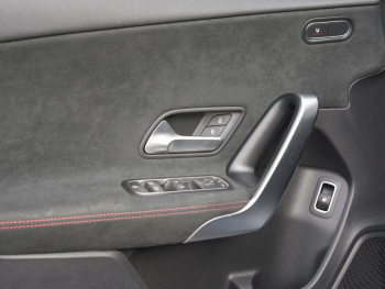 Mercedes-Benz A 250 e Limousine AMG Night Panorama 360° SpurP