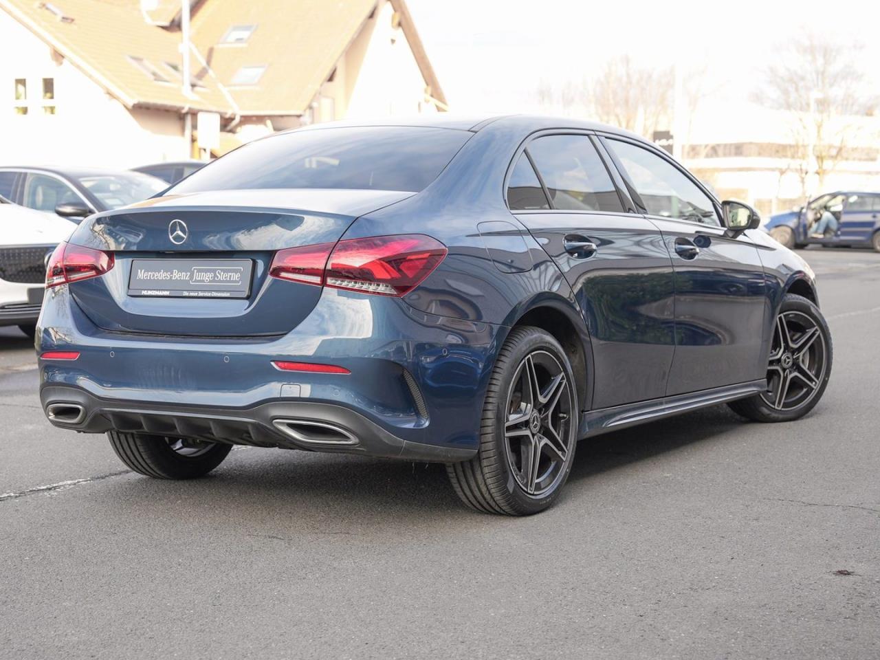 Mercedes-Benz A 250 e Limousine AMG Night Panorama 360° SpurP