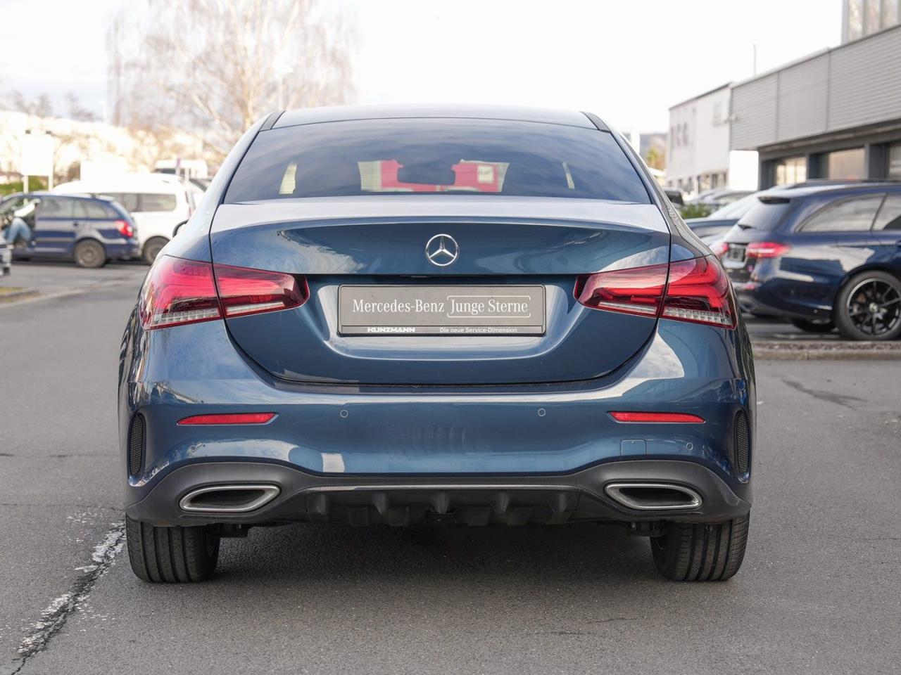 Mercedes-Benz A 250 e Limousine AMG Night Panorama 360° SpurP