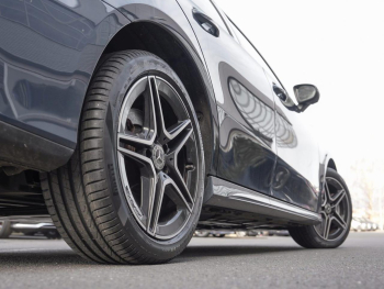 Mercedes-Benz A 250 e Limousine AMG Night Panorama 360° SpurP