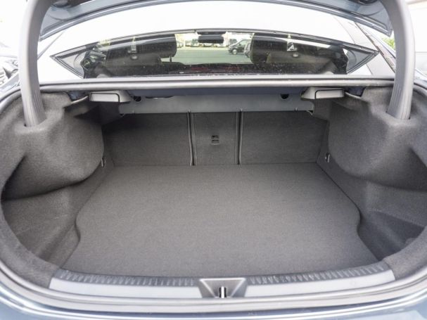 Mercedes-Benz A 250 e Limousine AMG Night Panorama 360° SpurP