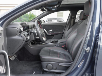 Mercedes-Benz A 250 e Limousine AMG Night Panorama 360° SpurP