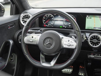 Mercedes-Benz A 250 e Limousine AMG Night Panorama 360° SpurP