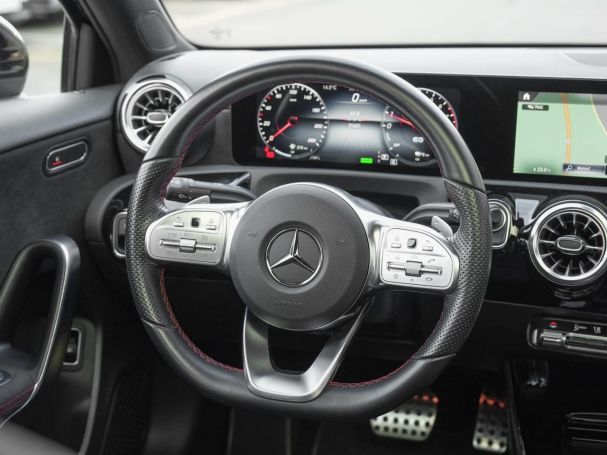 Mercedes-Benz A 250 e Limousine AMG Night Panorama 360° SpurP