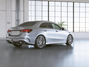 Mercedes-Benz A 250 e Limousine AMG MBUX Navi 360° AHK Panorama