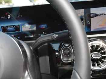 Mercedes-Benz A 250 e Limousine Progressive MBUX Navi Panorama