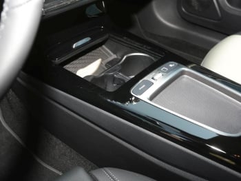 Mercedes-Benz A 250 e Limousine Progressive MBUX Navi Panorama