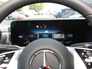 Mercedes-Benz A 250 e Limousine Progressive MBUX Navi Panorama