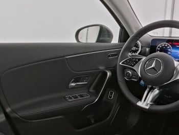 Mercedes-Benz A 250 e Limousine Progressive MBUX Navi Panorama