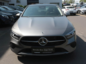 Mercedes-Benz A 250 e Limousine Progressive MBUX Navi Panorama