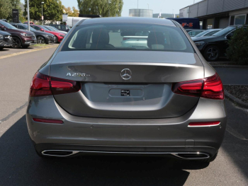 Mercedes-Benz A 250 e Limousine Progressive MBUX Navi Panorama