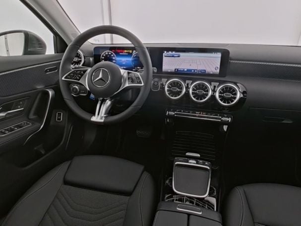 Mercedes-Benz A 250 e Limousine Progressive MBUX Navi Panorama Mercedes-Benz A 250 e Limousine Progressive MBUX Navi Panorama