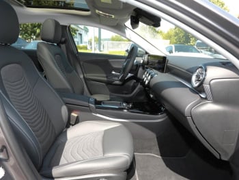 Mercedes-Benz A 250 e Limousine Progressive MBUX Navi Panorama