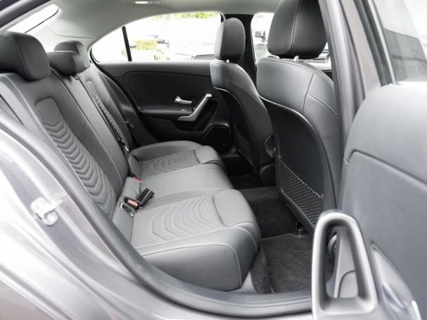 Mercedes-Benz A 250 e Limousine Progressive NP 51.878 Panorama